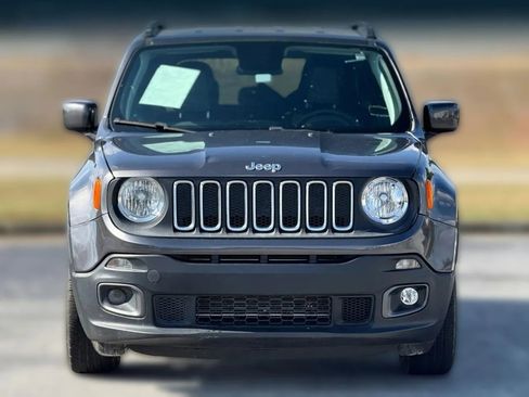 Used 2018 Jeep Renegade Latitude image 5