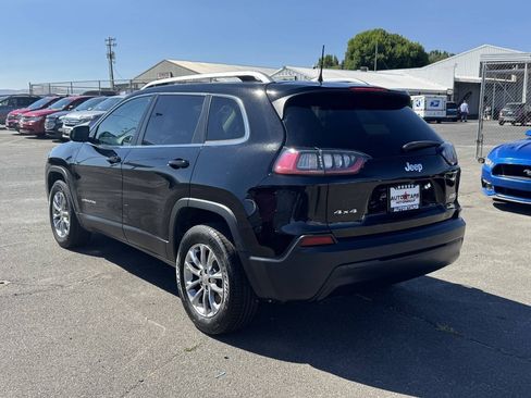 Used 2019 Jeep Cherokee Latitude Plus AWD/4WD image 3