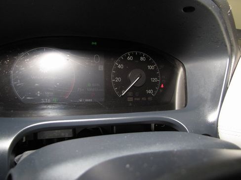 Certified 2023 Honda HR-V LX image 4