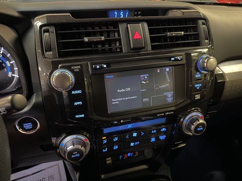 Used 2019 Toyota 4Runner Limited AWD/4WD image 9