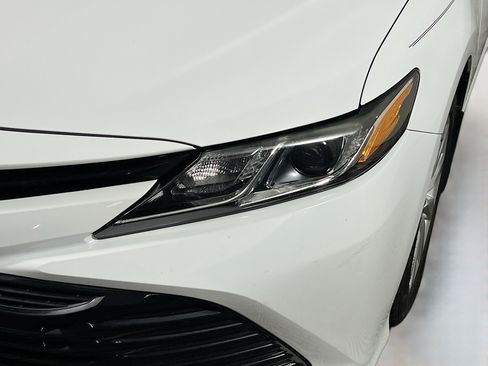 Used 2020 Toyota Camry LE image 12
