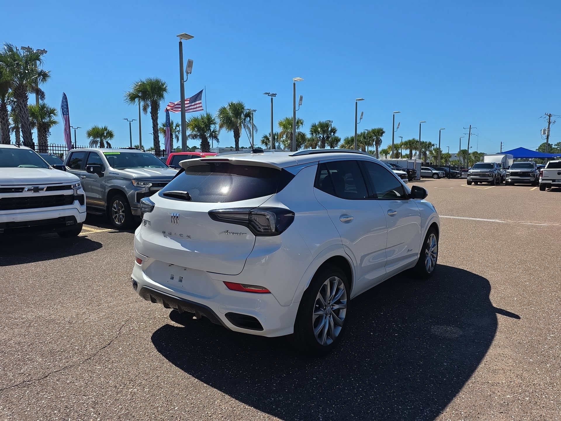 Used 2024 Buick Encore GX Avenir w/ Avenir Technology Package FWD image 5
