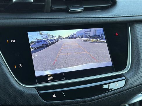 Used 2025 Cadillac XT5 Premium Luxury image 14