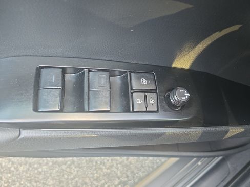 Used 2025 Toyota Camry SE w/ Convenience Package FWD image 27