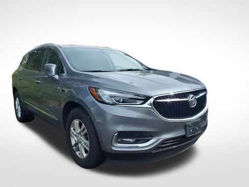 Used 2020 Buick Enclave Essence image 3