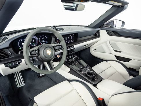 Certified 2025 Porsche 911 Targa 4 GTS image 4