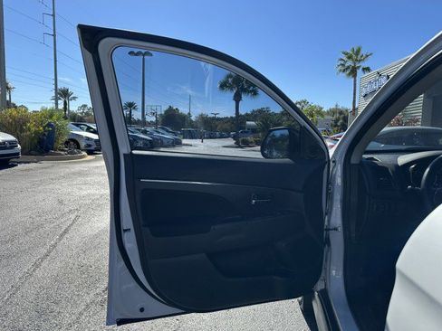 Used 2024 Mitsubishi Outlander Sport LE image 33