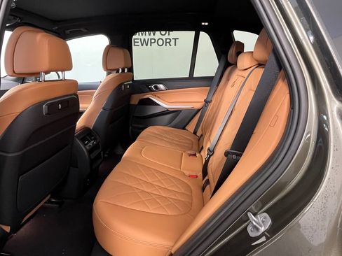 Used 2024 BMW X5 xDrive40i w/ Premium Package AWD/4WD image 4