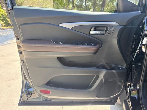 Certified 2025 Honda Ridgeline RTL image 11