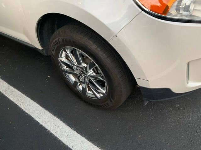 Used 2014 Ford Edge Limited FWD image 2