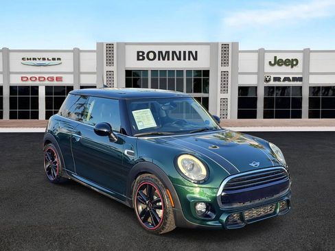 Used 2016 MINI Cooper 2-Door Hardtop image 2