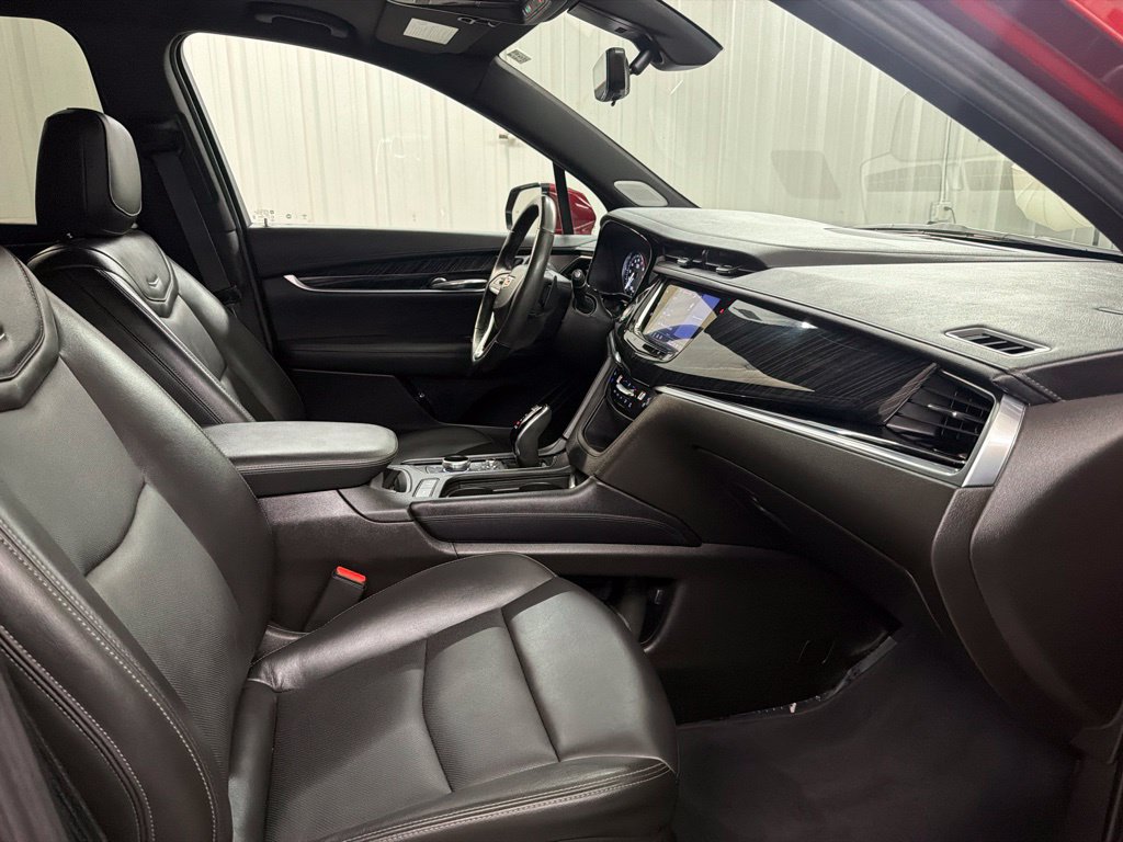 Used 2023 Cadillac XT6 Premium Luxury w/ Technology Package FWD image 26