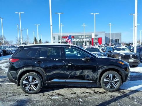 Used 2023 Nissan Rogue SL image 2