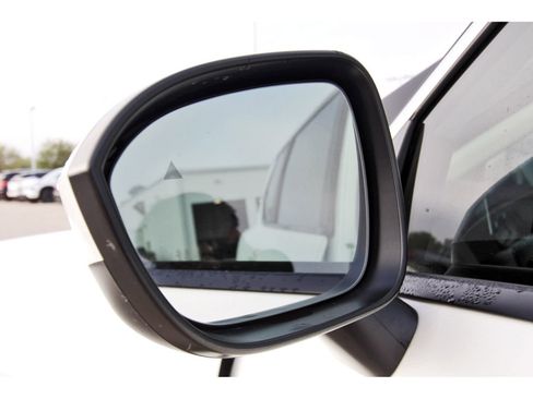 Used 2023 Nissan Rogue SV w/ SV Premium B Package image 10