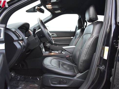 Used 2019 Ford Explorer Limited w/ Ford Safe & Smart Package image 10