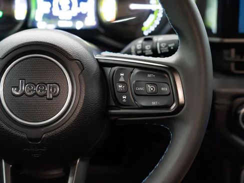 Used 2024 Jeep Wrangler Unlimited Rubicon 4xe AWD/4WD image 16