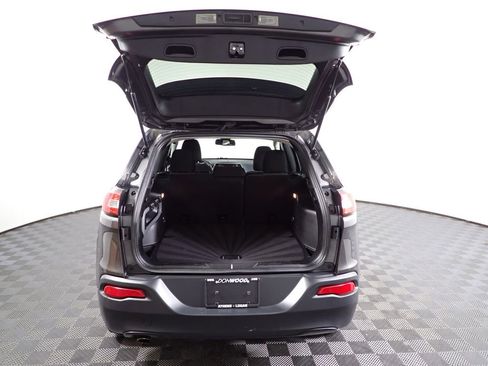 Used 2014 Jeep Cherokee Latitude w/ Cold Weather Group image 14