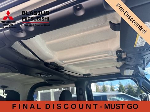 Used 2022 Jeep Wrangler Sport AWD/4WD image 39