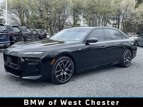 Certified 2025 BMW 760i xDrive w/ Executive Package AWD/4WD image 1