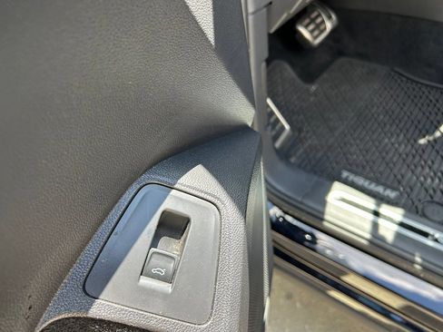 Certified 2024 Volkswagen Tiguan SE R-Line FWD image 44