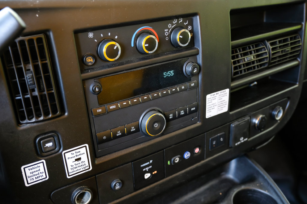 Used 2022 GMC Savana 3500 Extended w/ Power Convenience Package RWD image 19