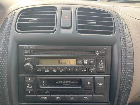 Used 2000 MAZDA Protege DX image 35