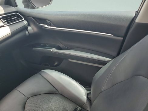 Used 2020 Toyota Camry XSE FWD image 12