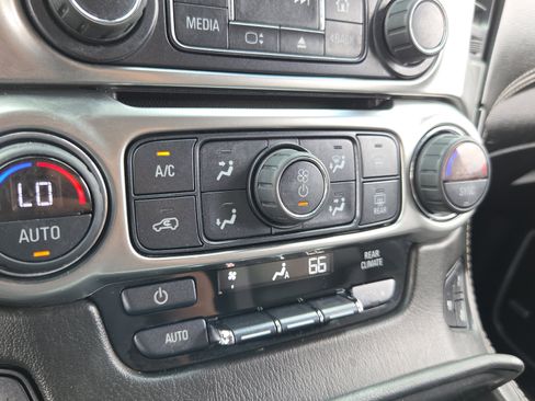 Used 2019 Chevrolet Tahoe Premier AWD/4WD image 22