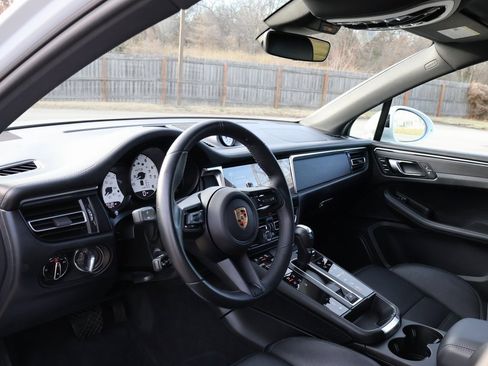 Used 2024 Porsche Macan GTS image 4