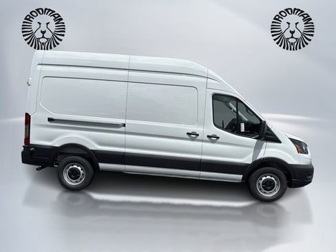 New 2026 Ford Transit 250 148 High Roof RWD image 4