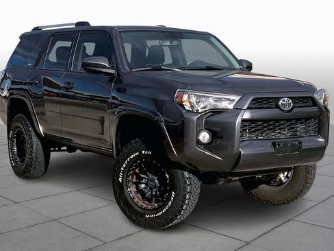 Used 2019 Toyota 4Runner SR5 image 2