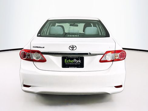 Used 2011 Toyota Corolla LE image 7