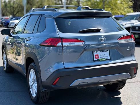 Certified 2024 Toyota Corolla Cross LE w/ Moonroof Package AWD/4WD image 3