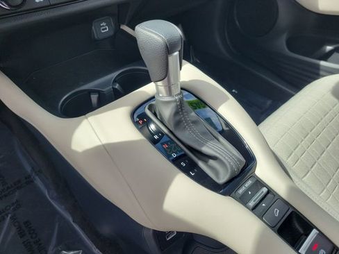 Certified 2023 Honda HR-V LX image 27