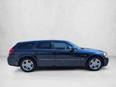 Used 2005 Dodge Magnum R/T w/ Convenience Group II RWD image 4