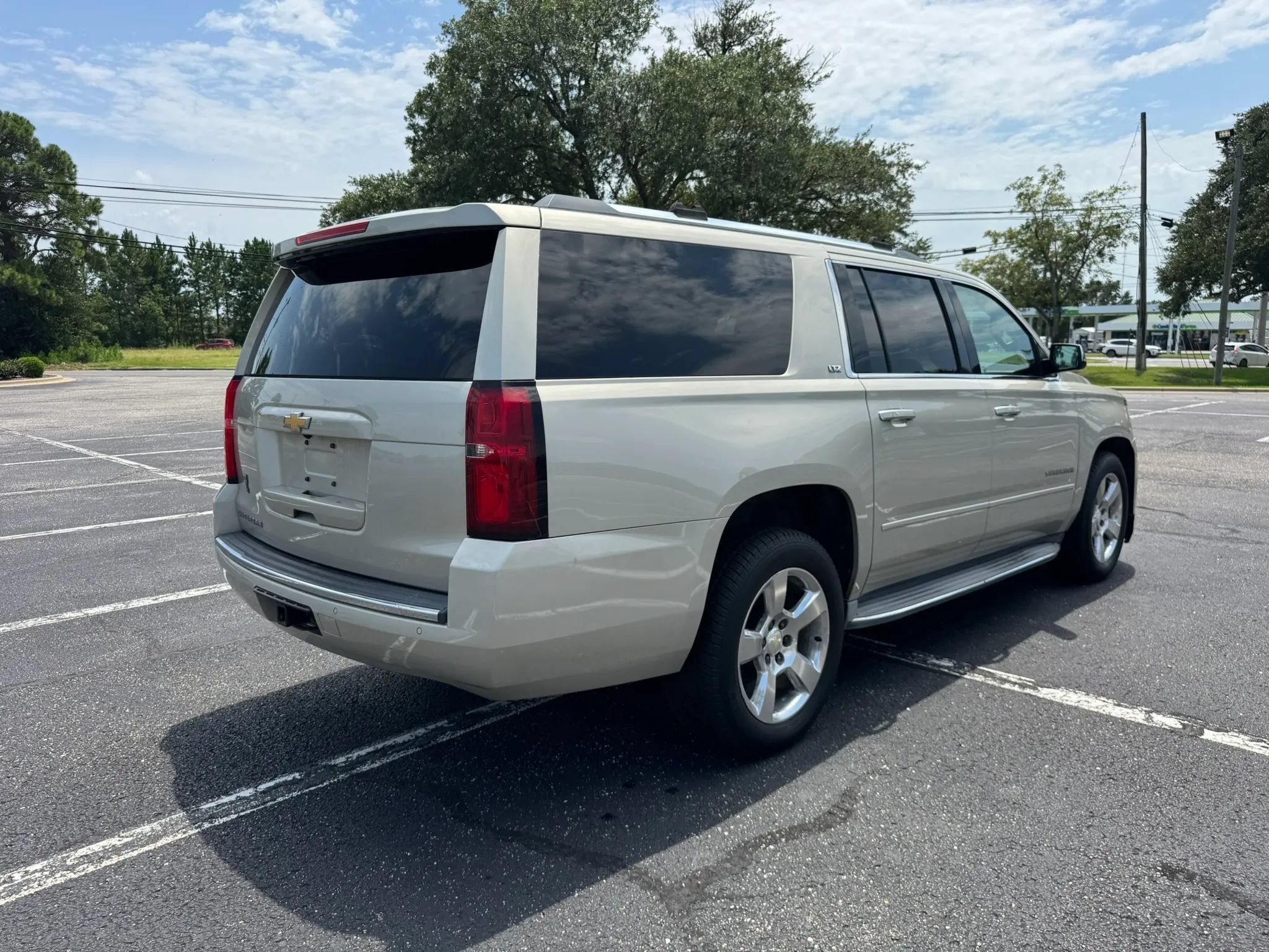 Used 2015 Chevrolet Suburban LTZ AWD/4WD image 5