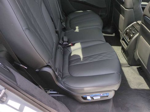 Used 2026 BMW X7 M60i image 22