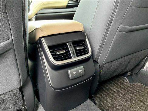 Used 2022 Subaru Outback Premium image 26