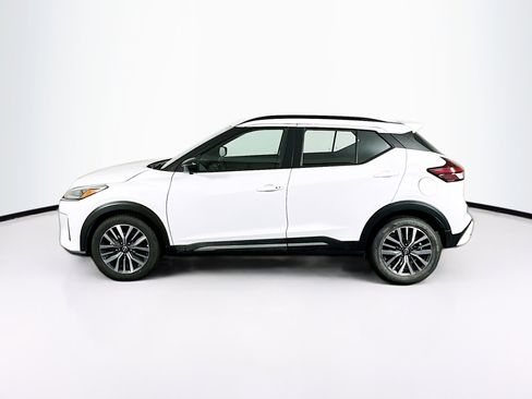 Used 2024 Nissan Kicks SR image 4