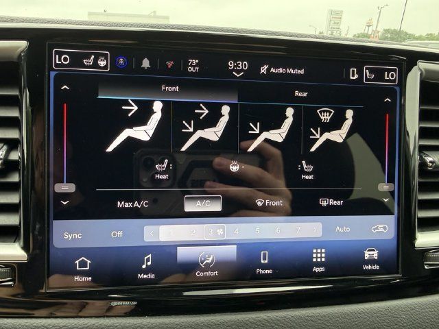 Used 2026 Chrysler Pacifica Select FWD image 26