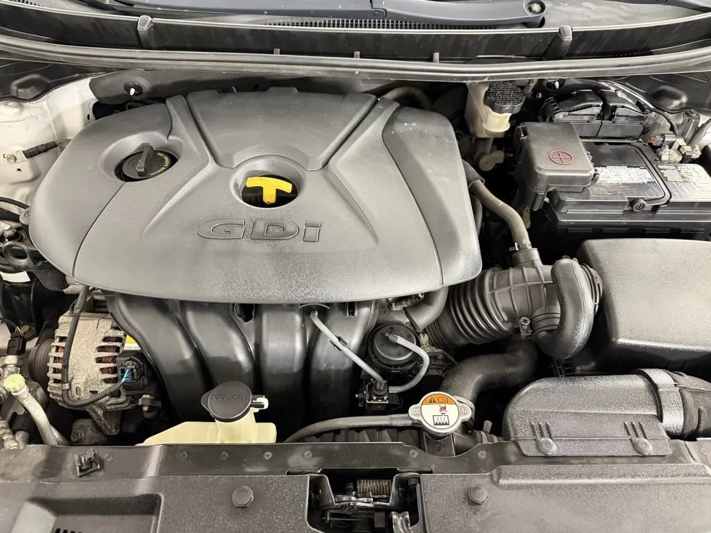 Used 2016 Hyundai Elantra GT FWD image 10