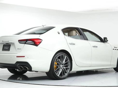 Used 2022 Maserati Ghibli Modena RWD image 5