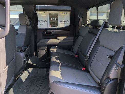 Used 2025 Chevrolet Silverado 1500 ZR2 w/ Technology Package image 26