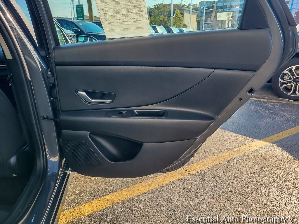 Used 2024 Hyundai Elantra SEL FWD image 27