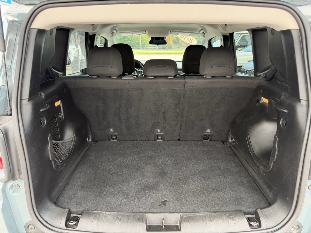 Used 2016 Jeep Renegade Trailhawk AWD/4WD image 28