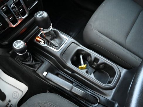 Used 2020 Jeep Wrangler Unlimited Sport image 19
