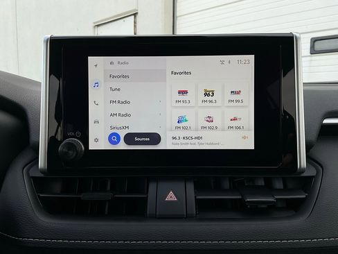 Used 2025 Toyota RAV4 XLE image 31