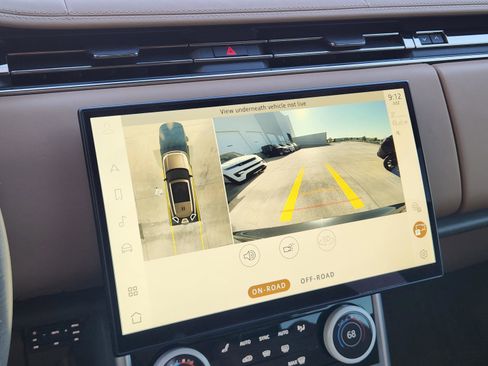 Certified 2023 Land Rover Range Rover SV AWD/4WD image 14