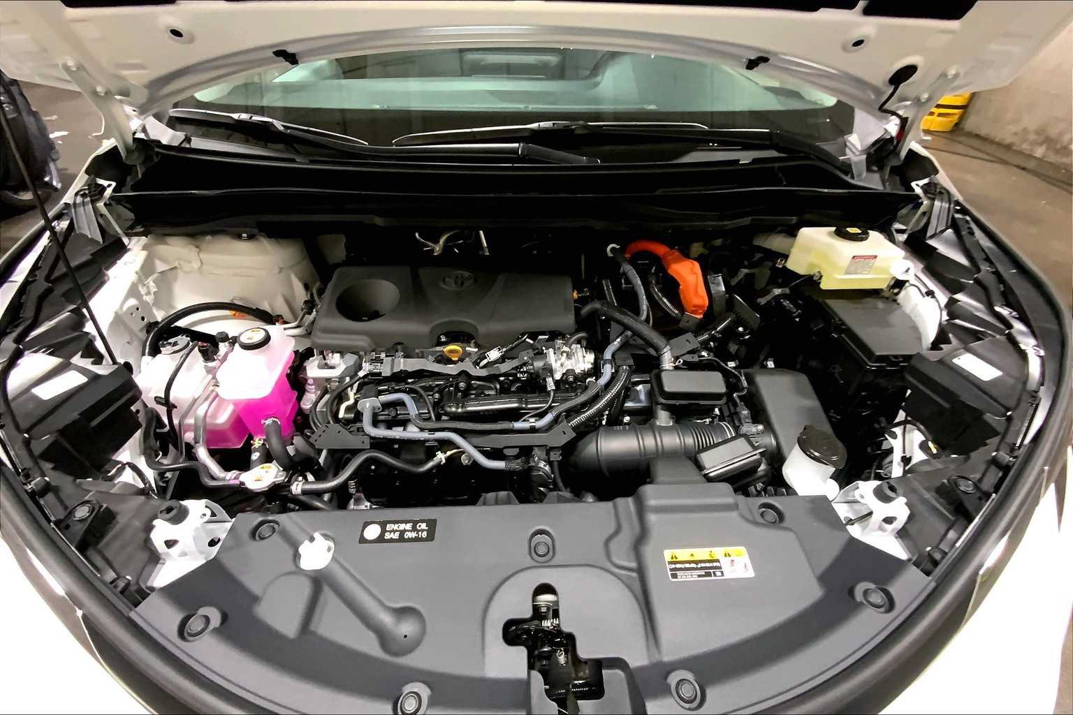 Used 2025 Toyota Sienna LE AWD/4WD image 16