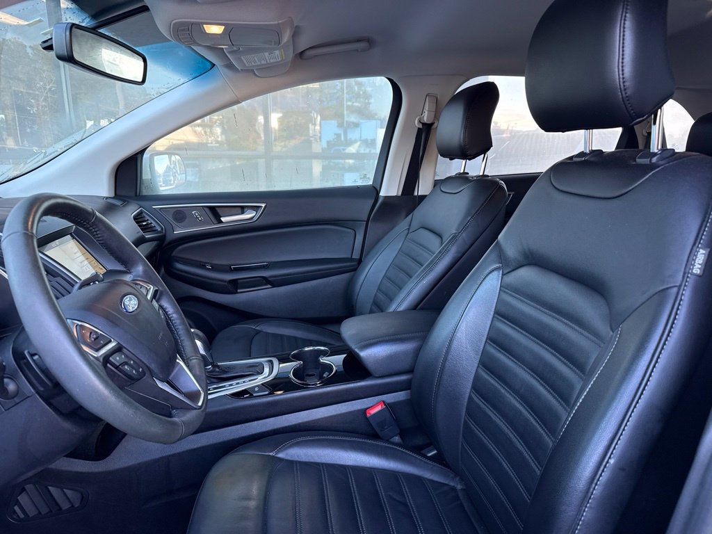Used 2016 Ford Edge SEL w/ Equipment Group 201A FWD image 2
